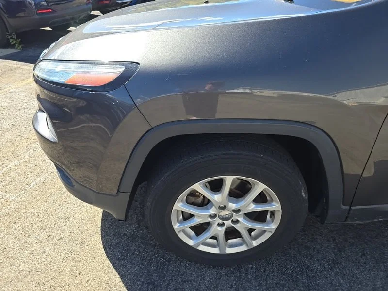 Used 2014 Gray Jeep Latitude image 10