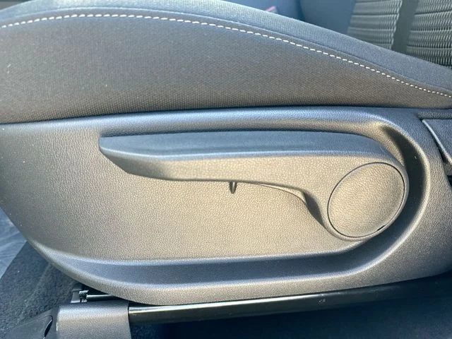 New 2026 Glacial White Pearl Kia LX image 16