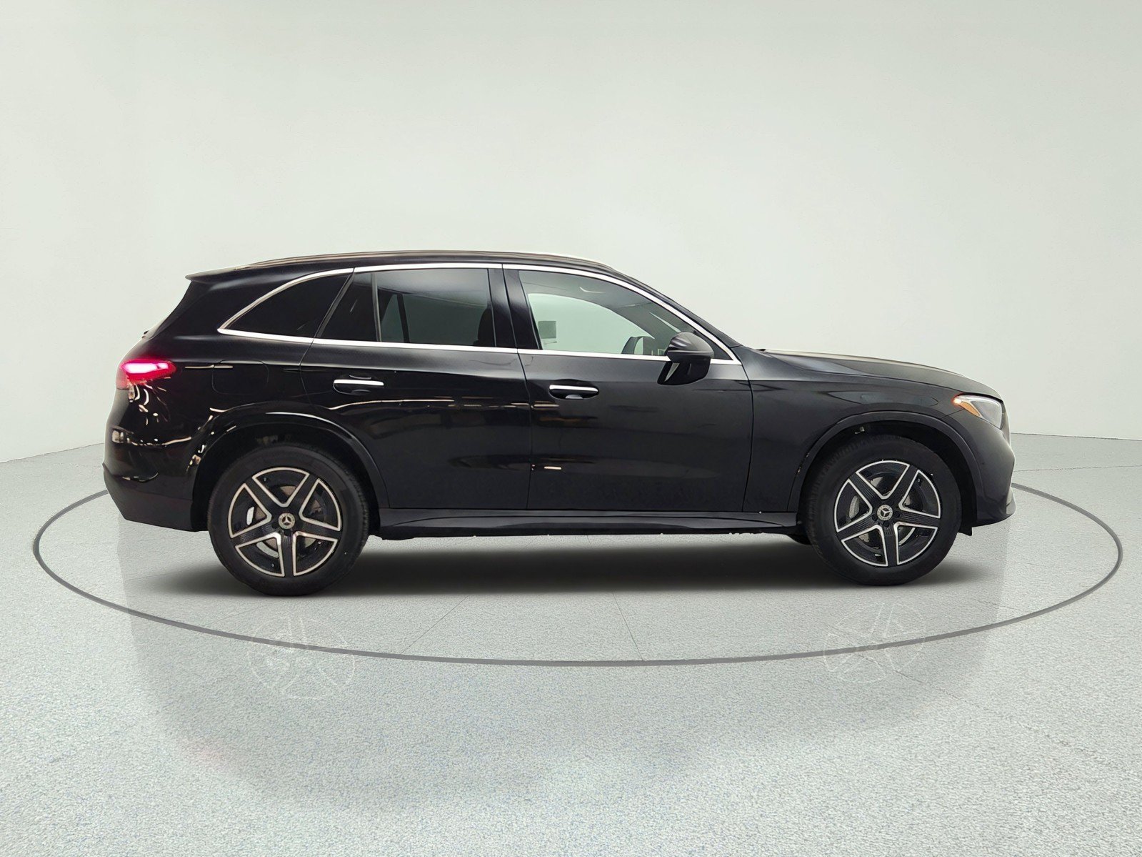 New 2026 Black Mercedes-Benz GLC 300 SUV image 25