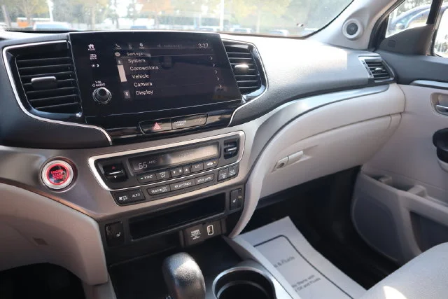 Used 2020 Lunar Silver Metallic Honda EX image 16