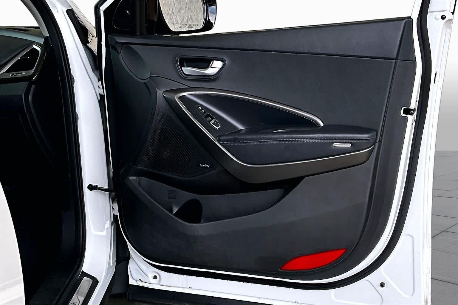Used 2014 Frost White Pearl Hyundai  image 22