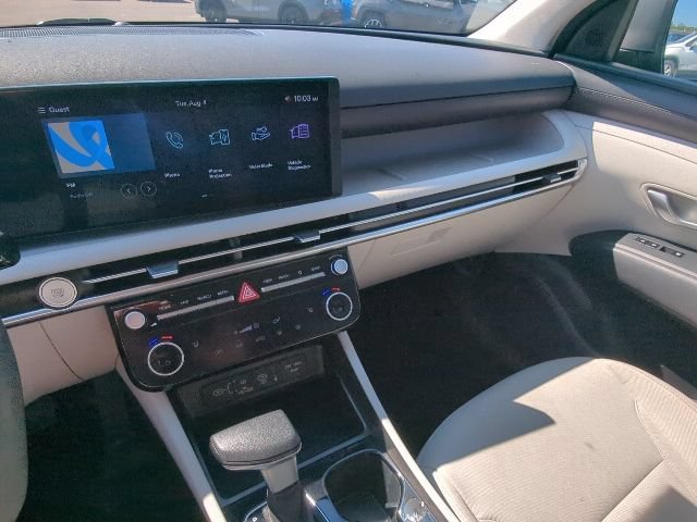 Used 2025  Hyundai SEL image 30