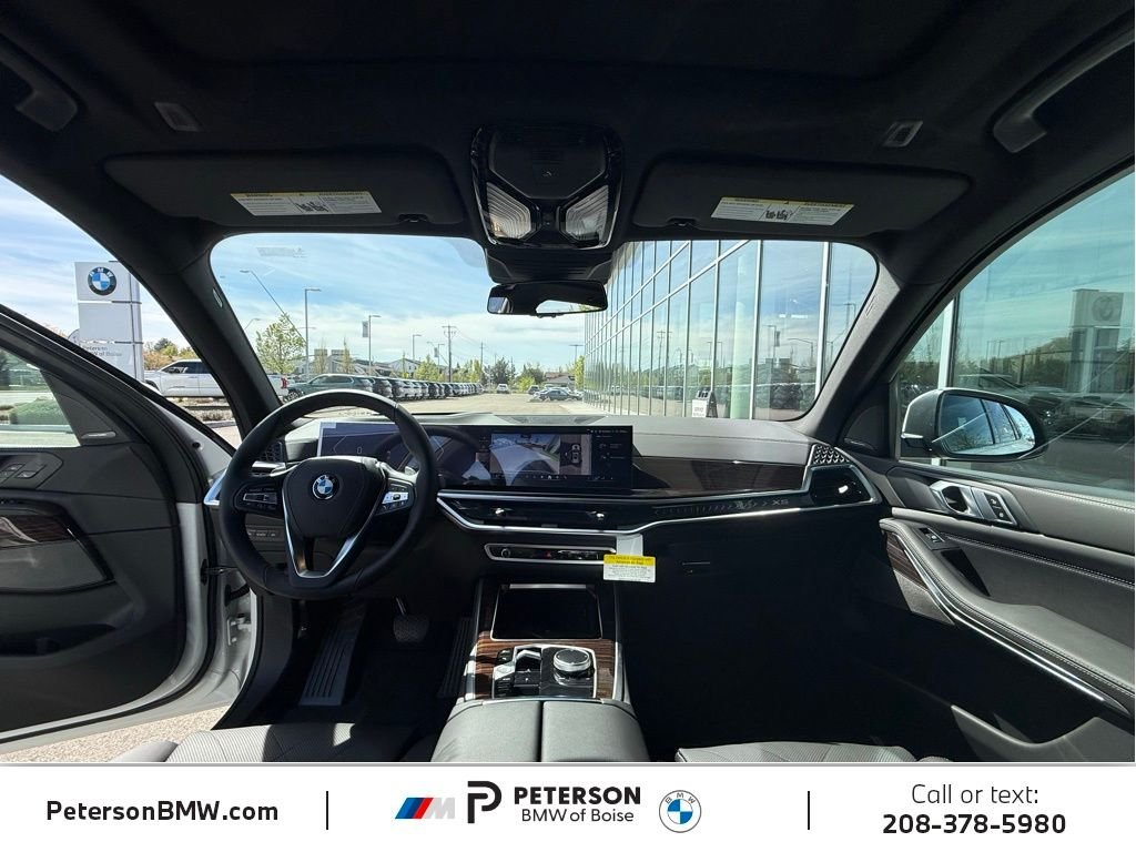 New 2026 Mineral White Metallic BMW xDrive40i image 19