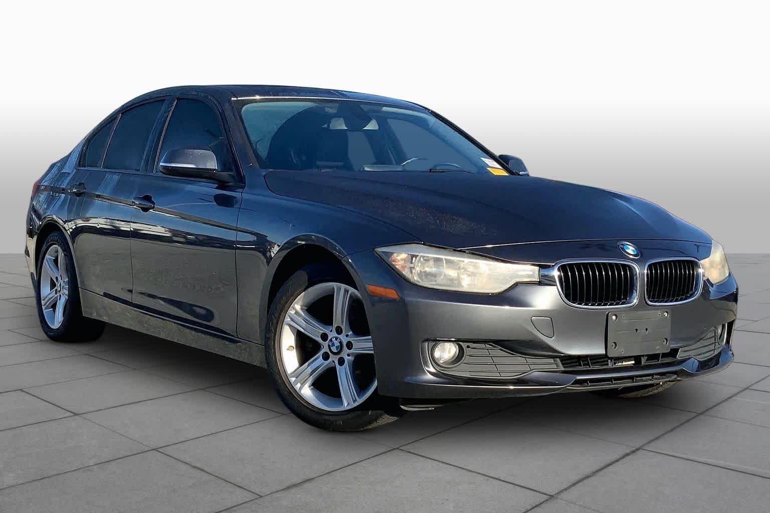 Used 2015 Black Sapphire Metallic BMW 320i image 3