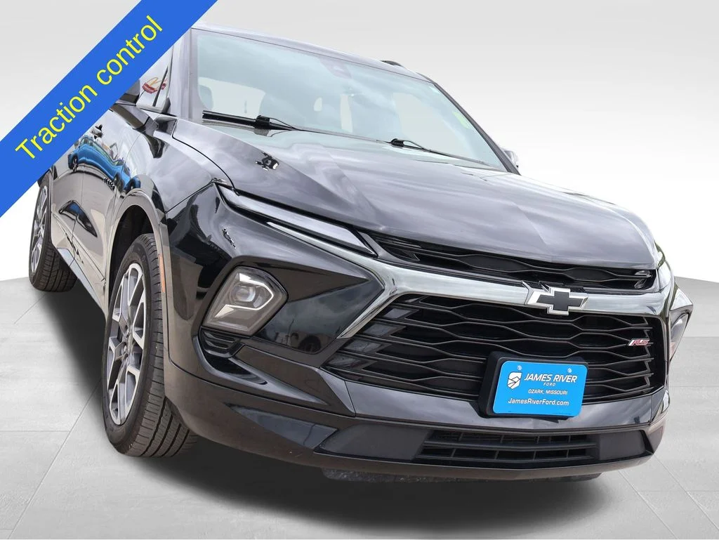 Used 2025 Black Chevrolet RS image 6