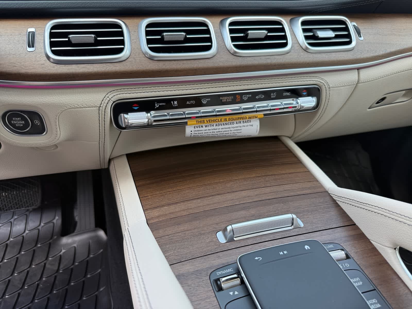 New 2026 MANUFAKTUR Moonlight White Metallic Mercedes-Benz GLE 350 image 21