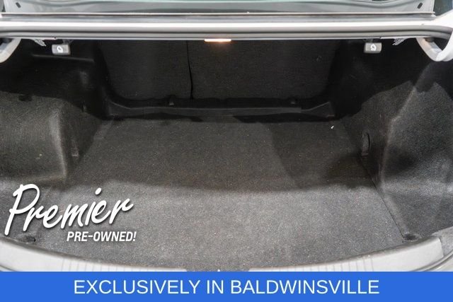 Used 2025 White Chevrolet LT image 9