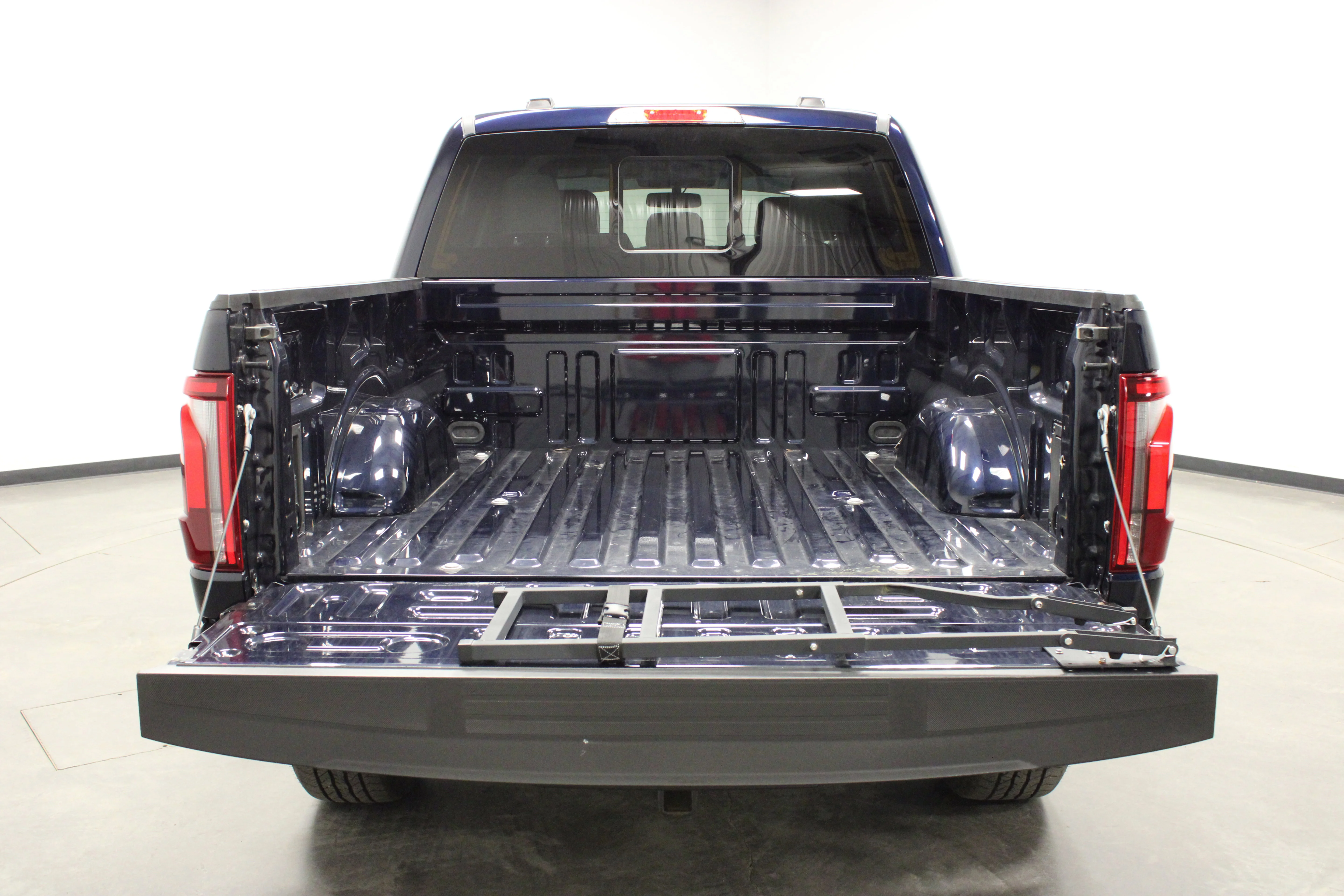 Used 2025 Antimatter Blue Metallic Ford LARIAT image 14