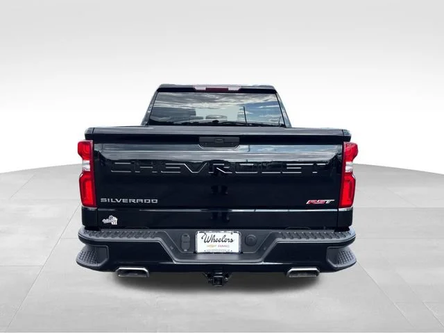 Used 2020 BLACK Chevrolet RST image 4