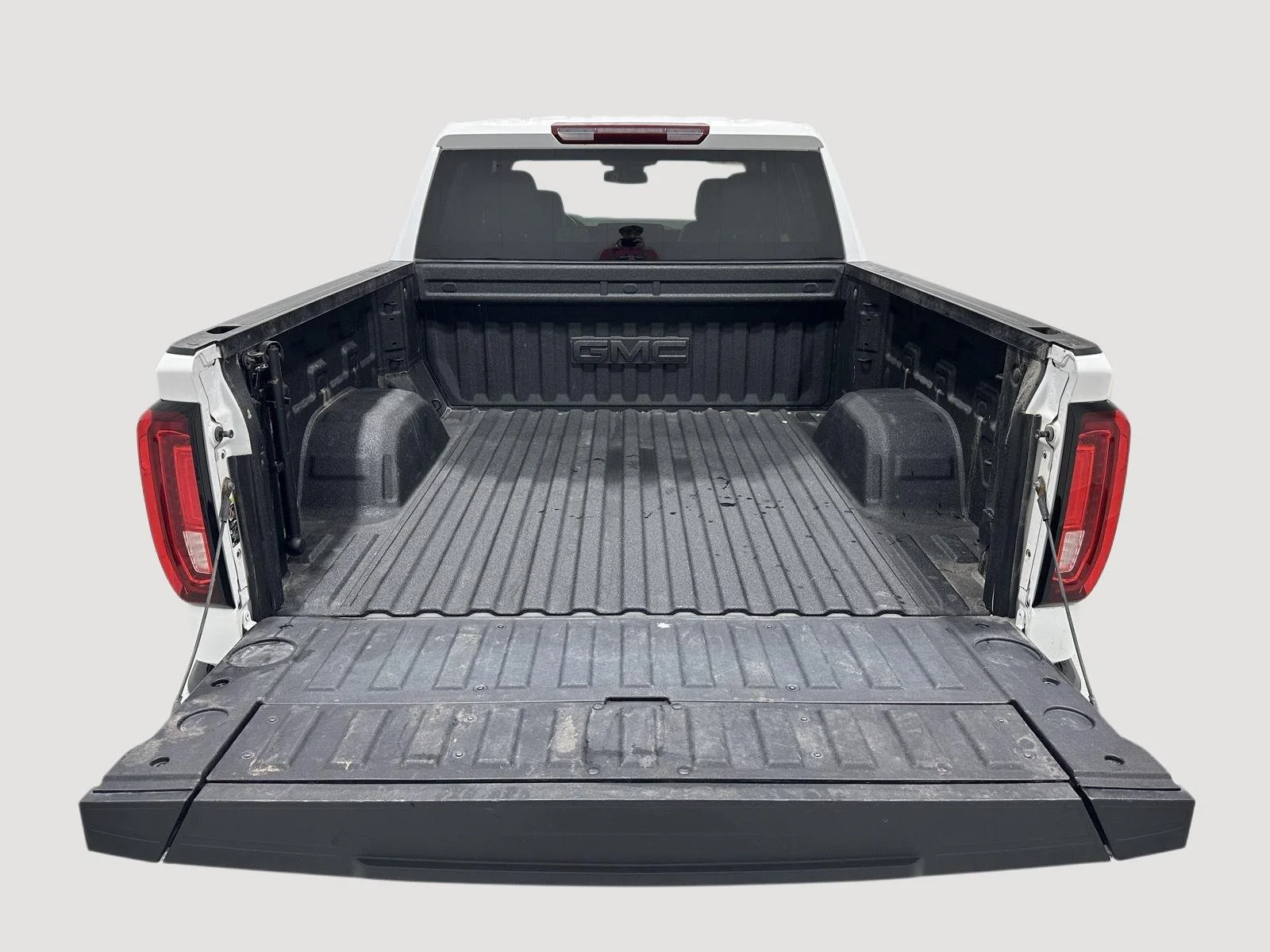 Used 2025 Summit White GMC SLT image 25