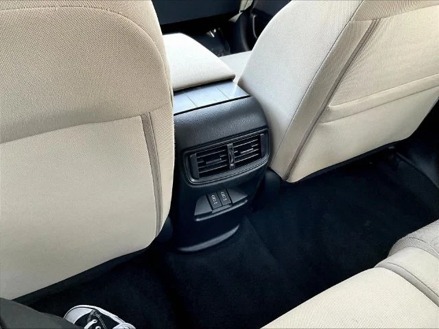 Used 2022 White Honda EX image 10