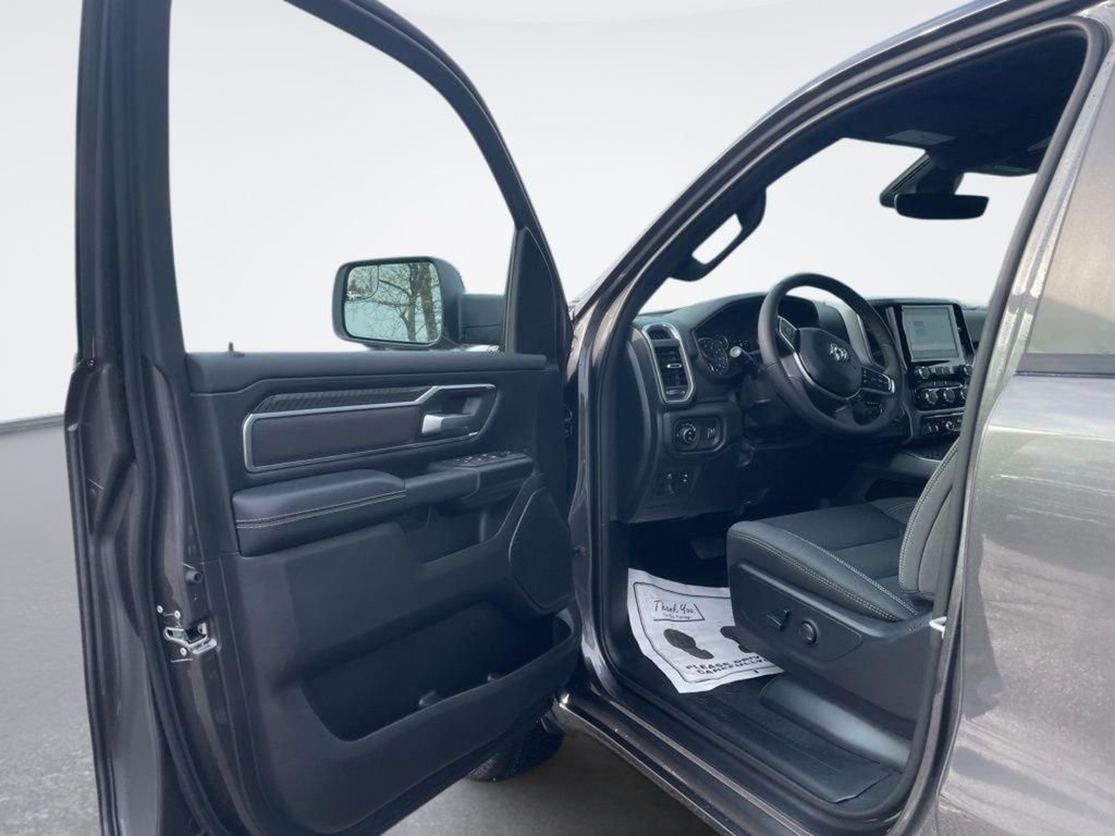New 2026 Granite Crystal Metallic Clear-Coat Exterior Paint RAM Big Horn/Lone Star image 17