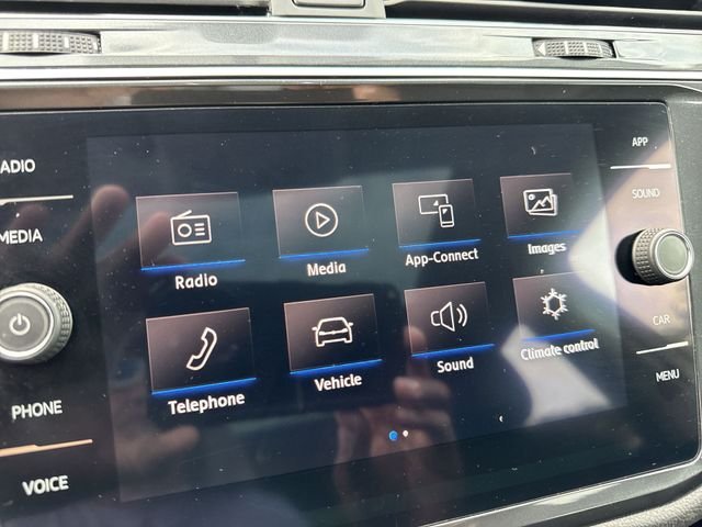Used 2020 Silver Volkswagen  image 18