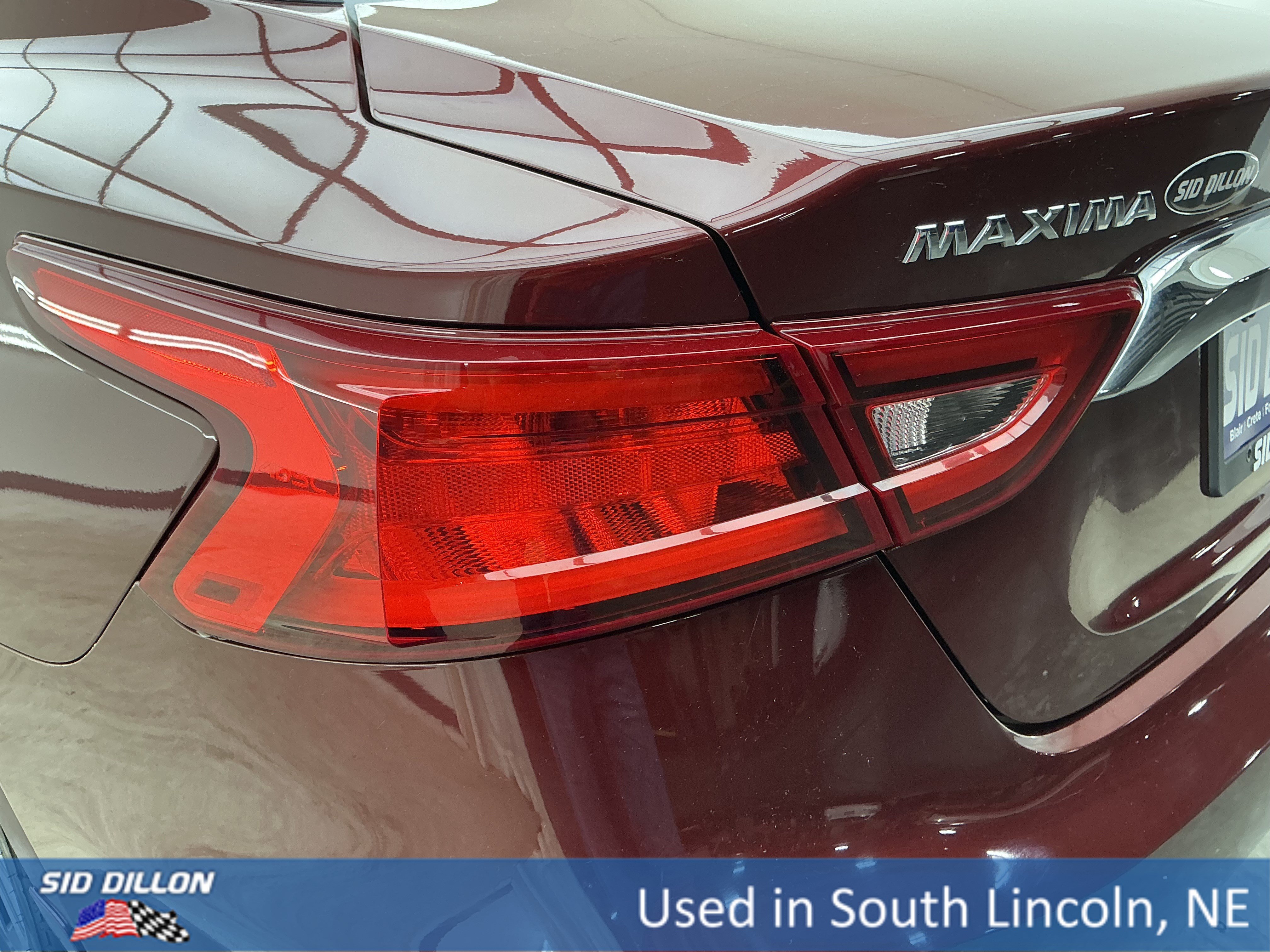 Used 2017 Coulis Red Nissan SL image 22