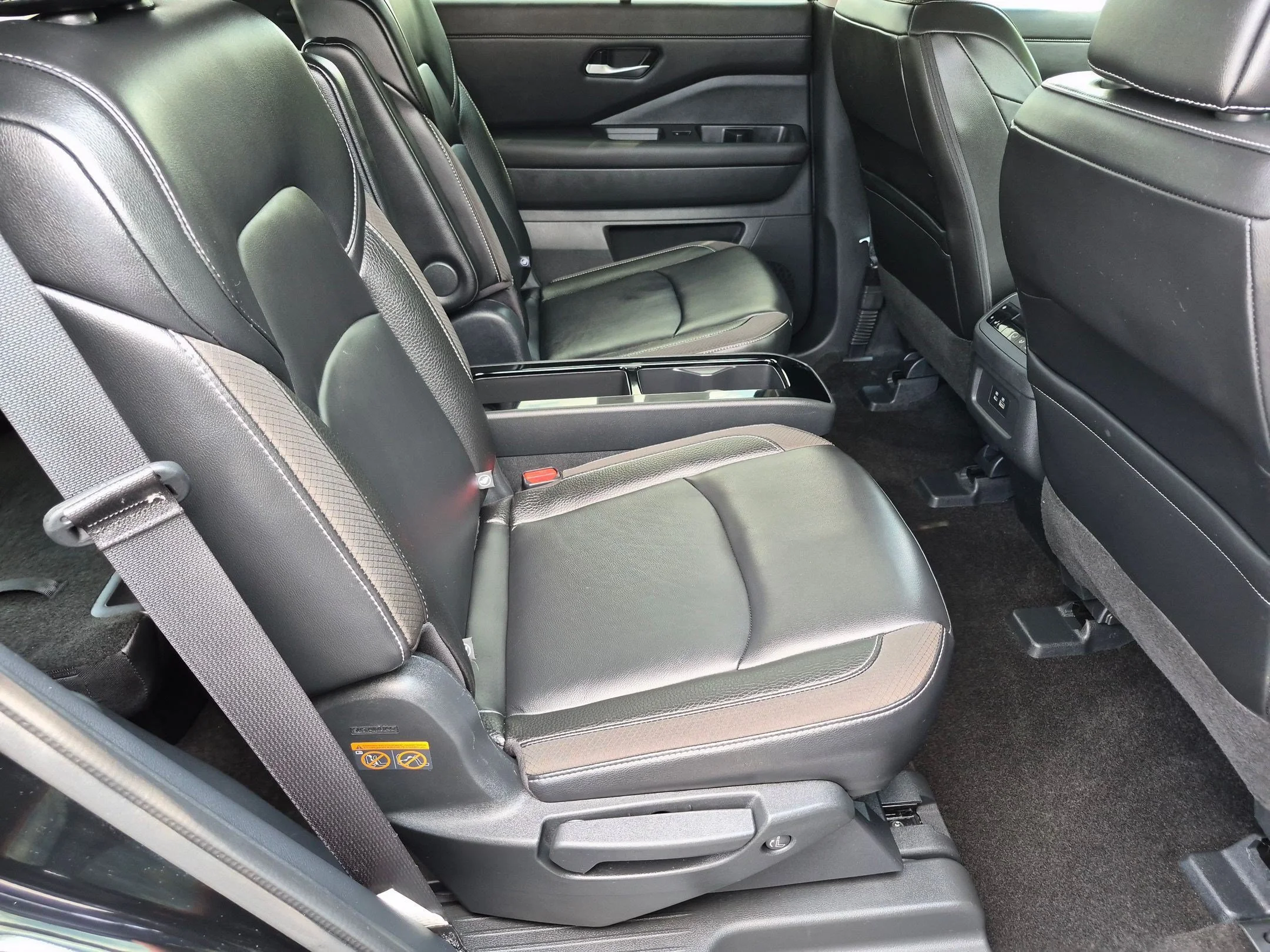 Used 2024 Super Black Nissan SL image 32