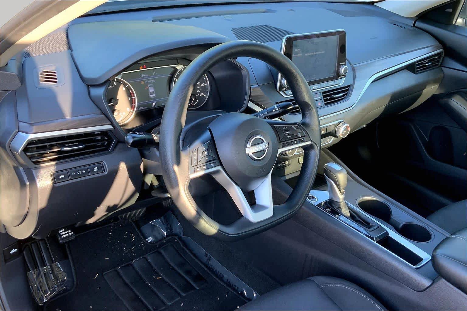 Used 2025 Brilliant Silver Metallic Nissan SV image 15
