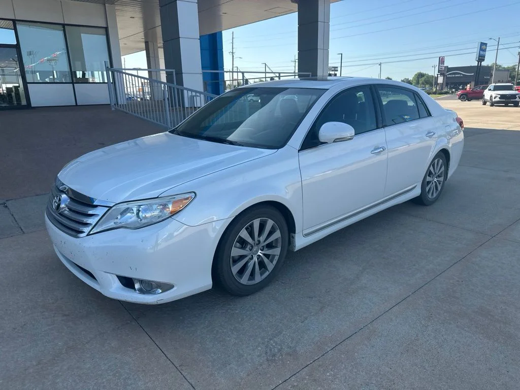 Used 2011 White Toyota Limited image 25