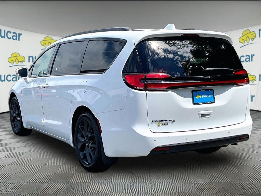 Used 2021 White Chrysler Touring L image 4