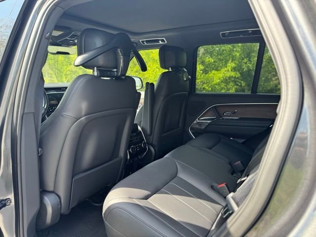 New 2026 Carpathian Grey Land Rover SE image 13