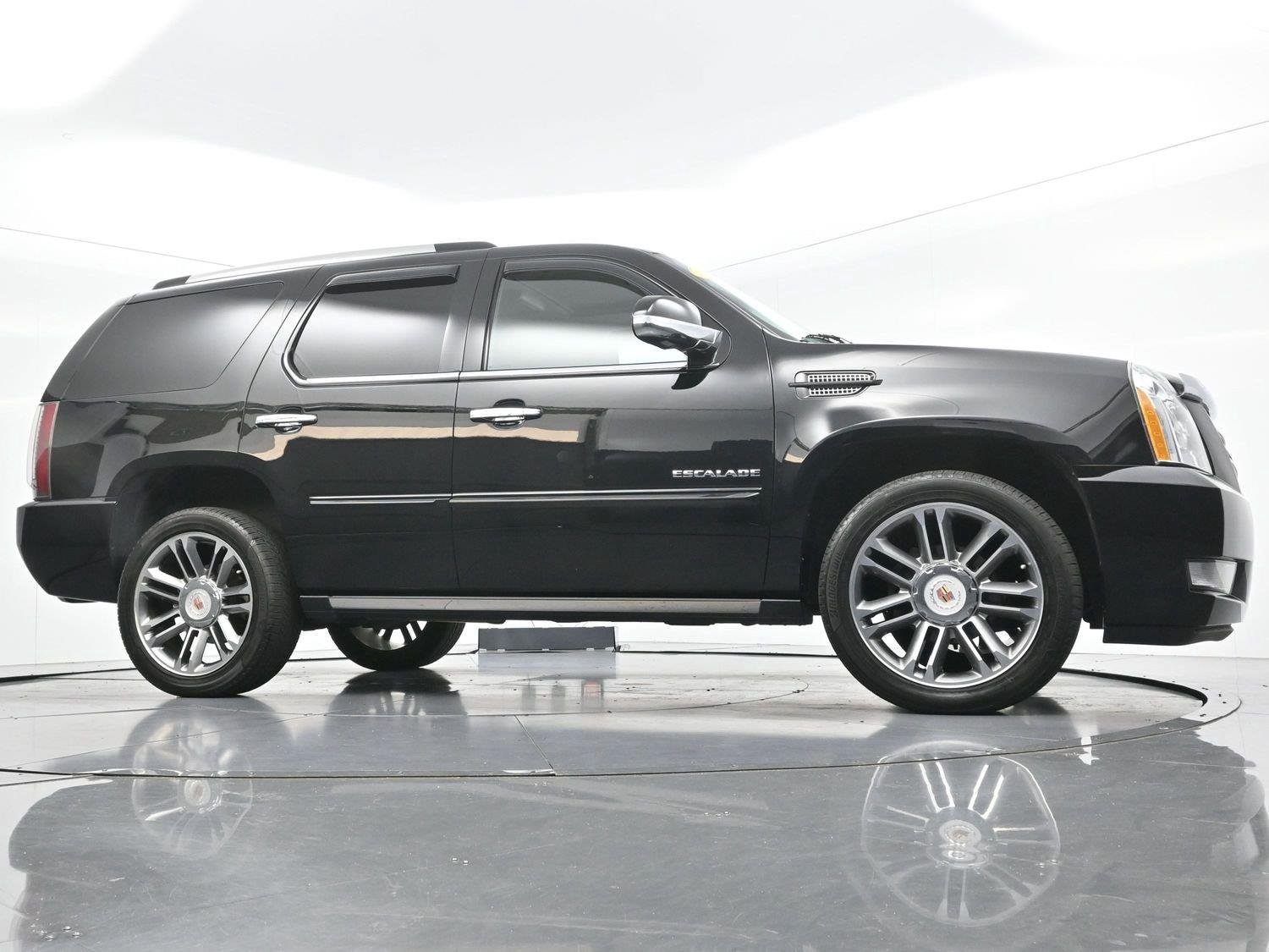 Used 2013 Black Raven Cadillac Premium image 51