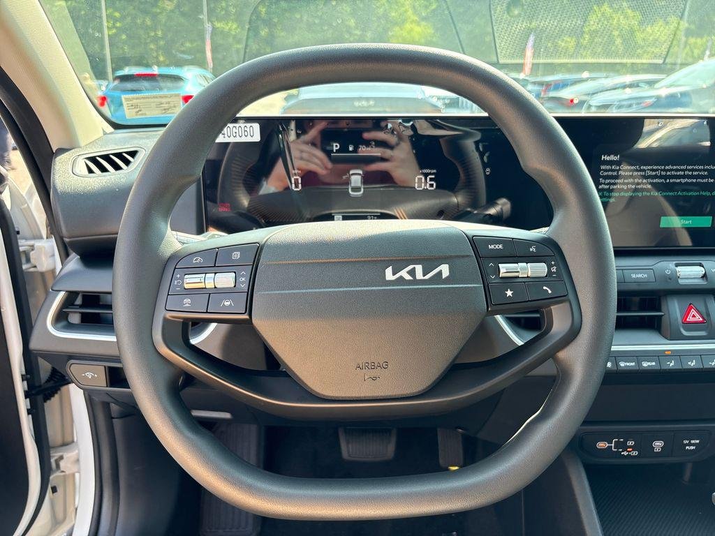 New 2026 Snow White Pearl Kia LX image 16