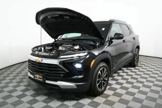 Used 2024 Mosaic Black Metallic Chevrolet LT image 26