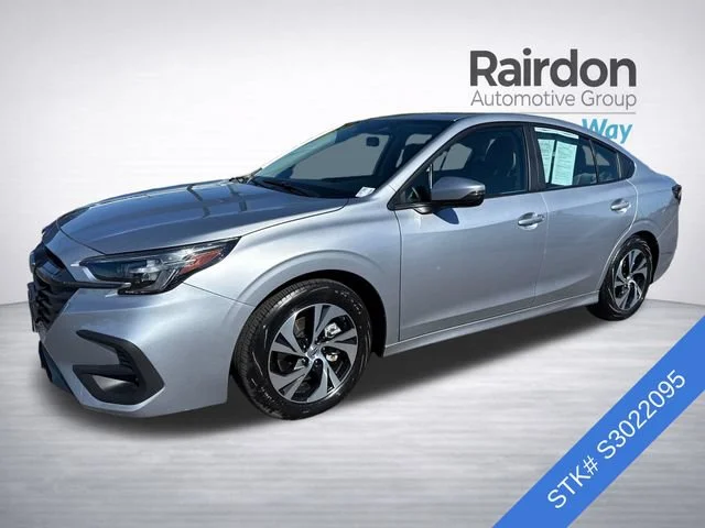 Used 2025 Ice Silver Metallic Subaru Premium image 3