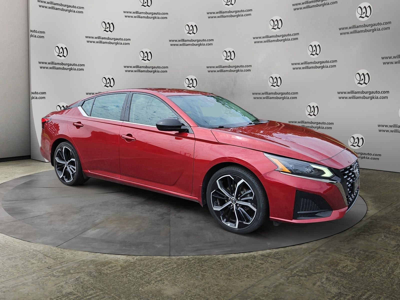 Used 2024 Red Nissan 2.5 SR image 7