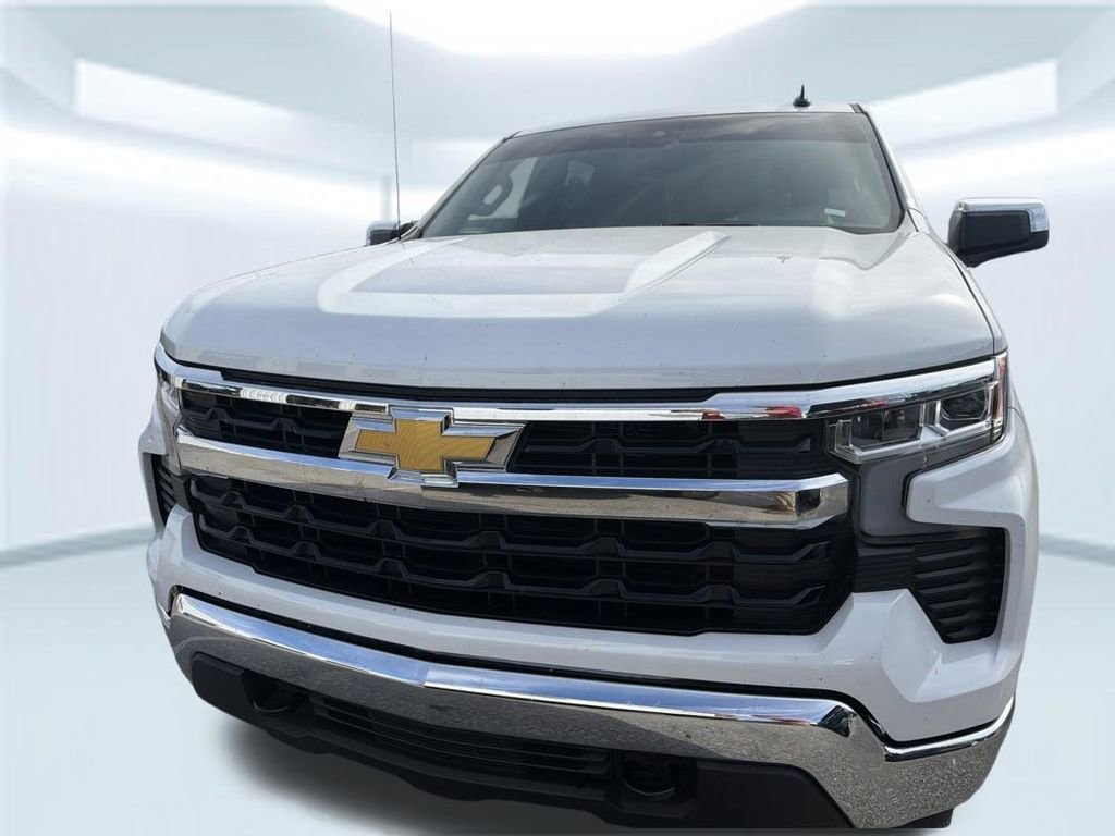 Used 2026 Summit White Chevrolet LT image 4