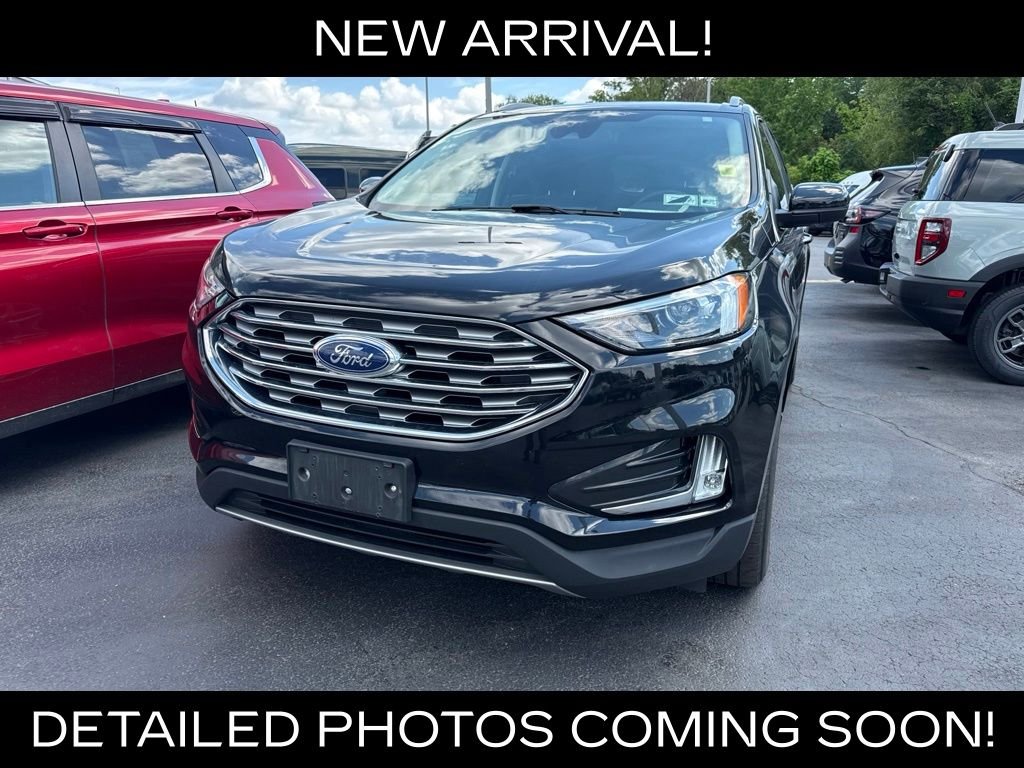 Used 2022 Black Metallic Ford SEL image 1