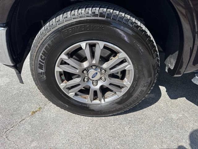 Used 2019 Red Ford Lariat image 16