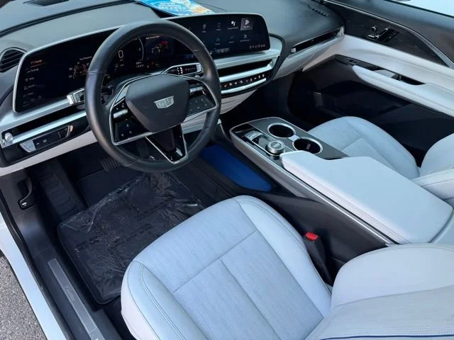 2024 Cadillac LYRIQ Luxury 1 - Photo 14