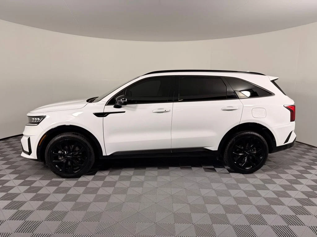 Used 2023 White Kia SX image 7