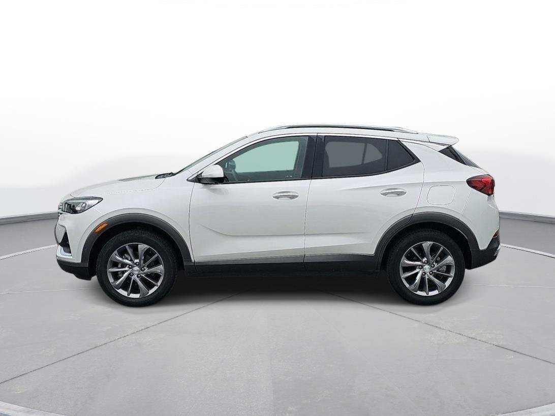 Used 2022 White Frost Tricoat Buick Essence image 9