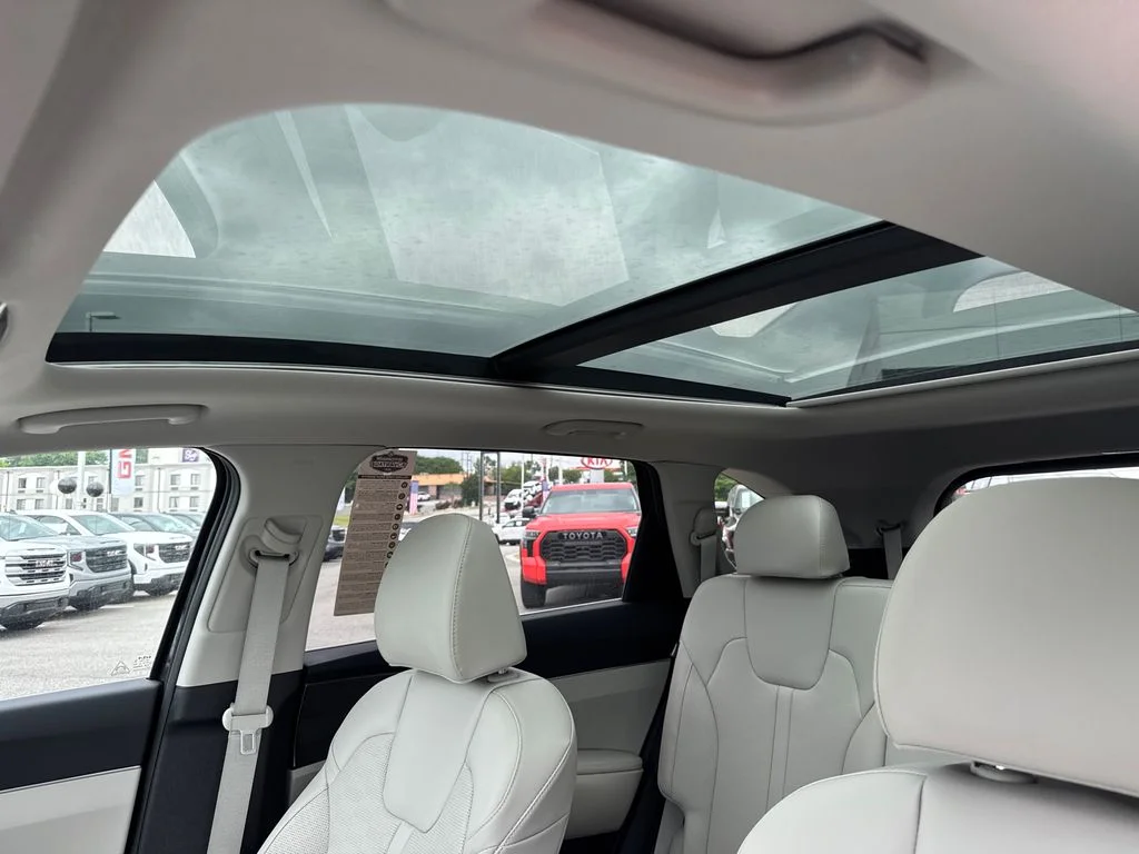 2025 Kia Sorento S - Photo 31