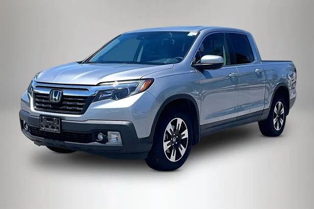 Used 2020 Lunar Silver Metallic Honda RTL image 2