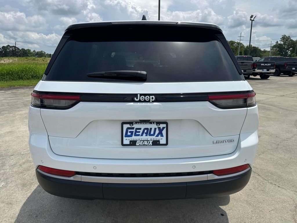 New 2026 Bright White Clear-Coat Exterior Paint Jeep Limited image 15