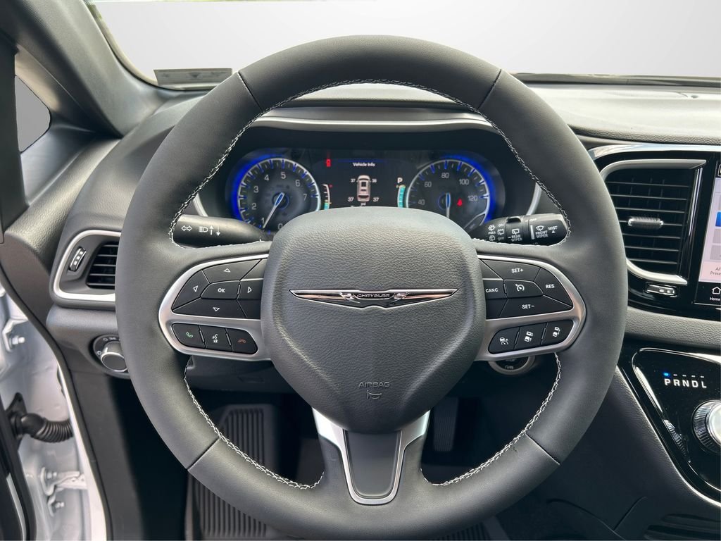 2025 Chrysler Voyager LX - Photo 23