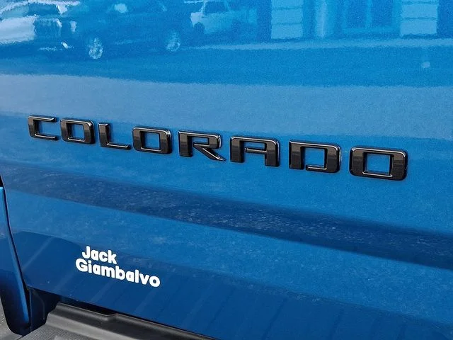 Used 2022 Blue Chevrolet Z71 image 29