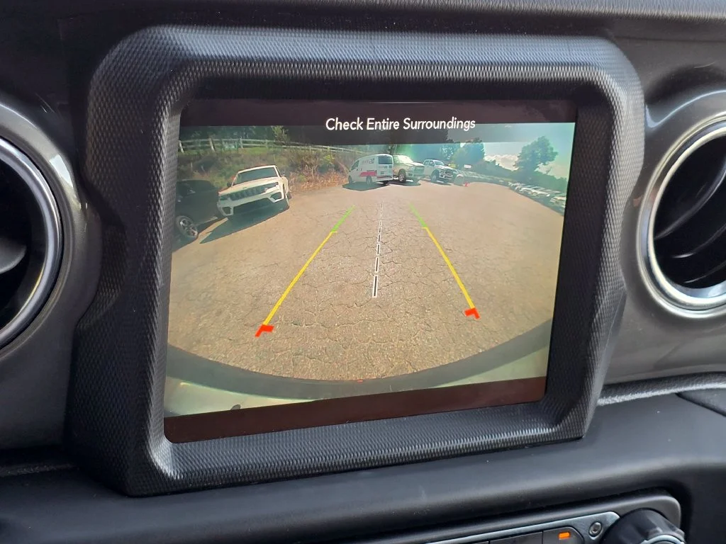 Used 2022 Gray Jeep Unlimited Sahara image 9
