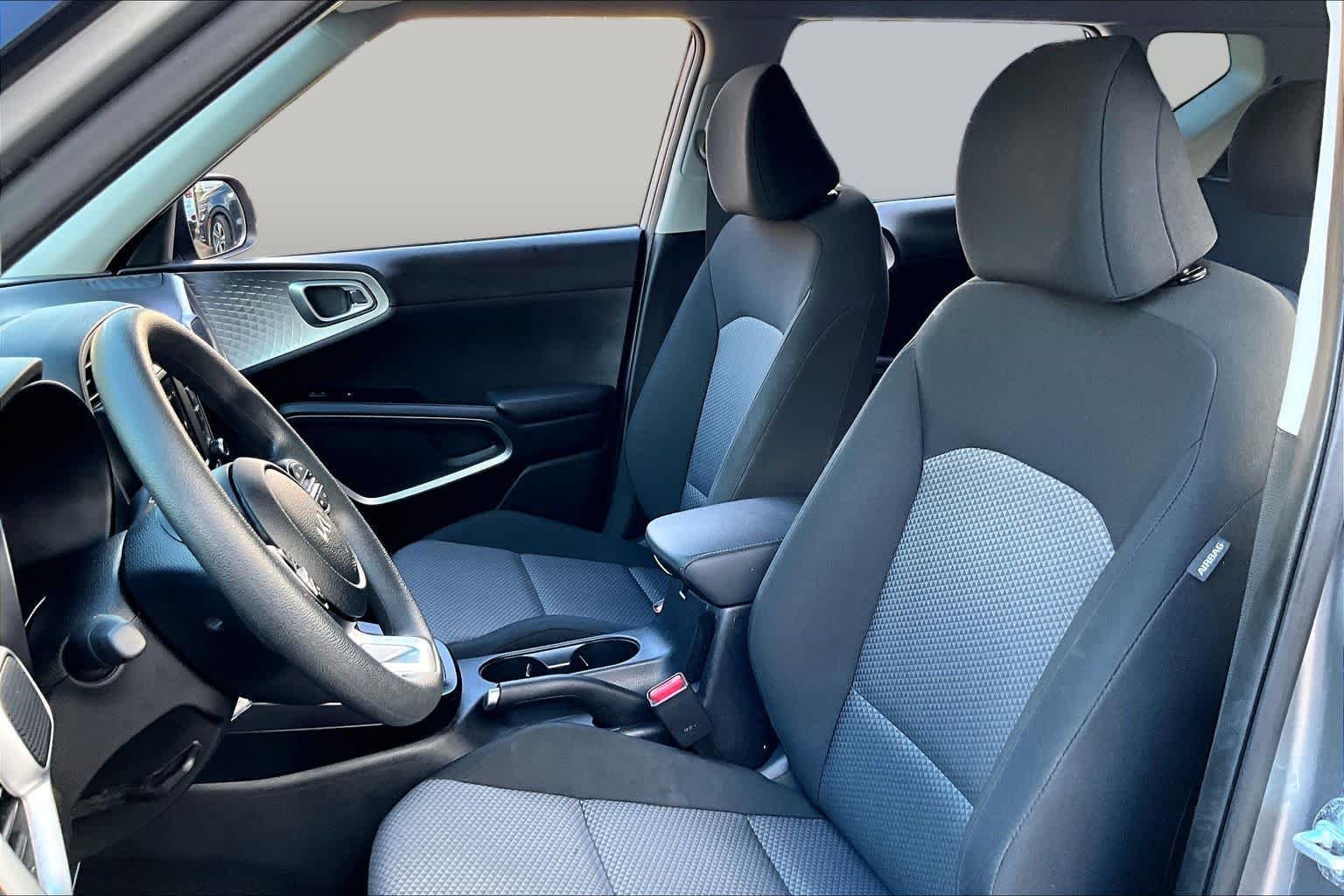 Pre-Owned 2025 Kia Soul LX
