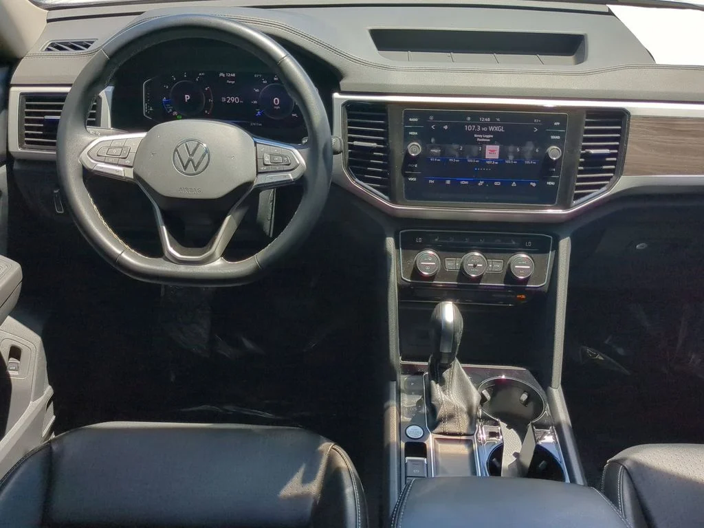 Certified Used 2022 White Volkswagen 3.6L V6 SE w/Technology image 15
