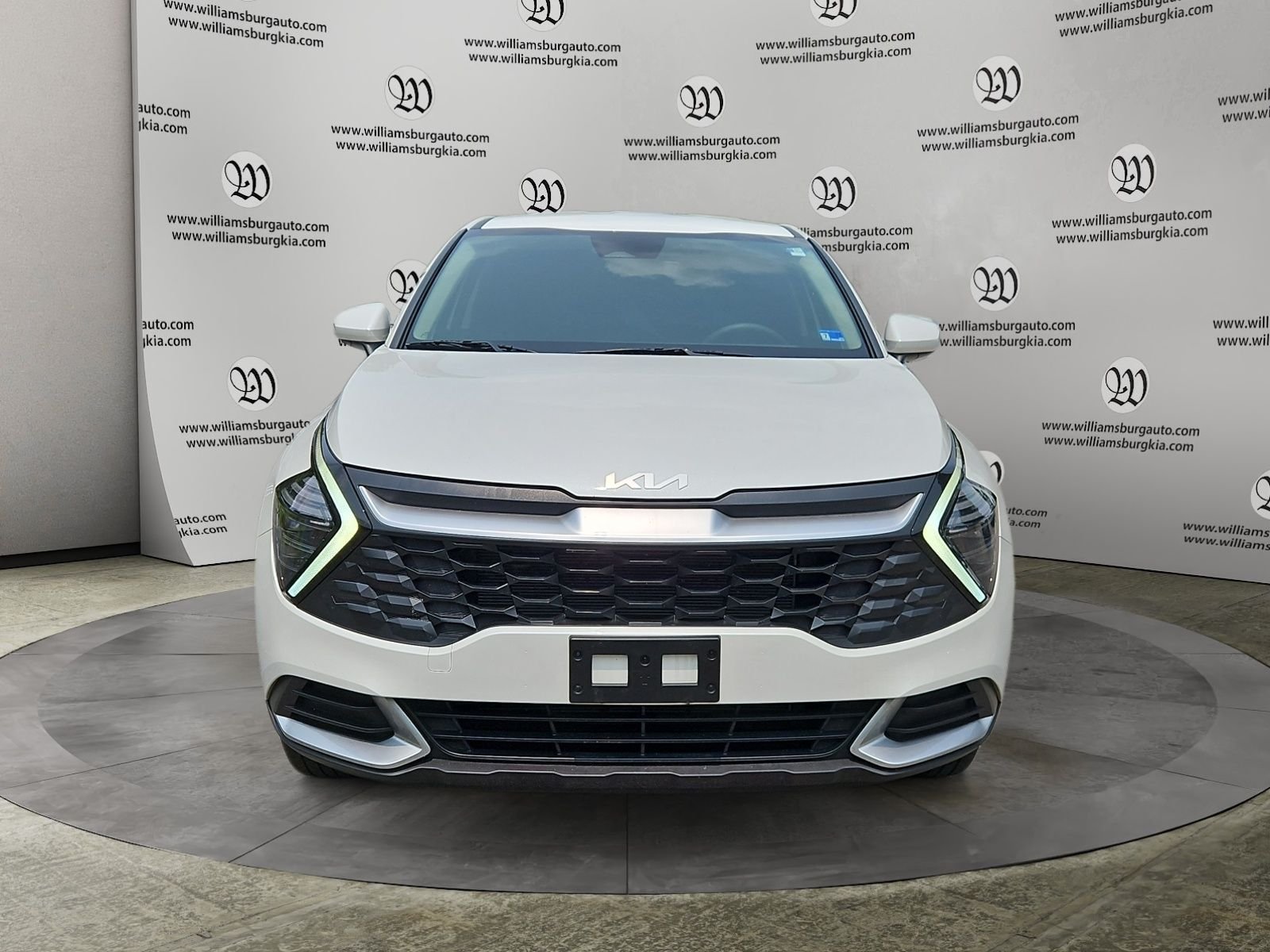 Used 2025 White Kia LX image 8