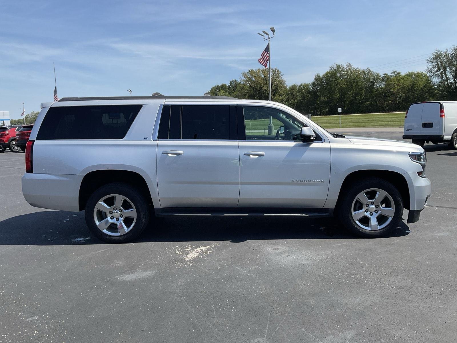 Used 2018  CHEVROLET SUV image 5