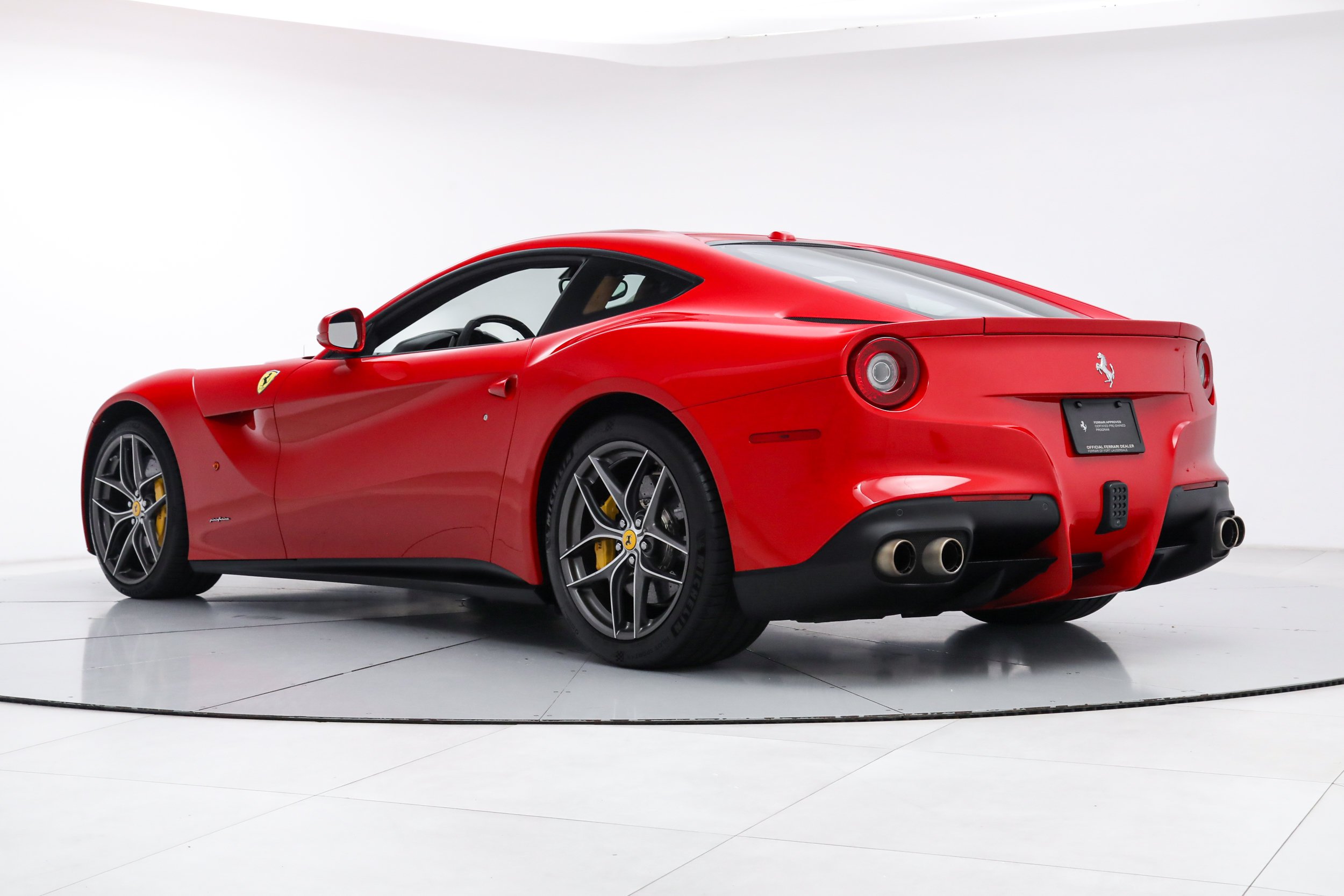 Used 2014 Red Ferrari  image 7