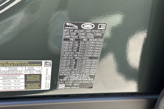 New 2027 Belgravia Green Land Rover SE image 27