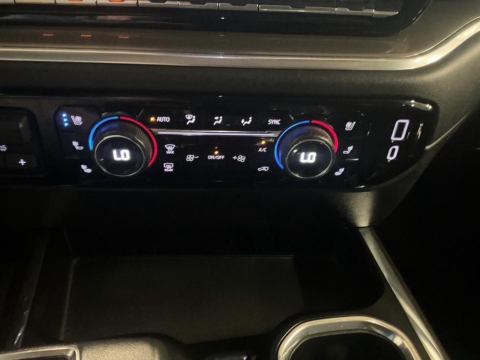 Used 2022 Black Chevrolet High Country image 25