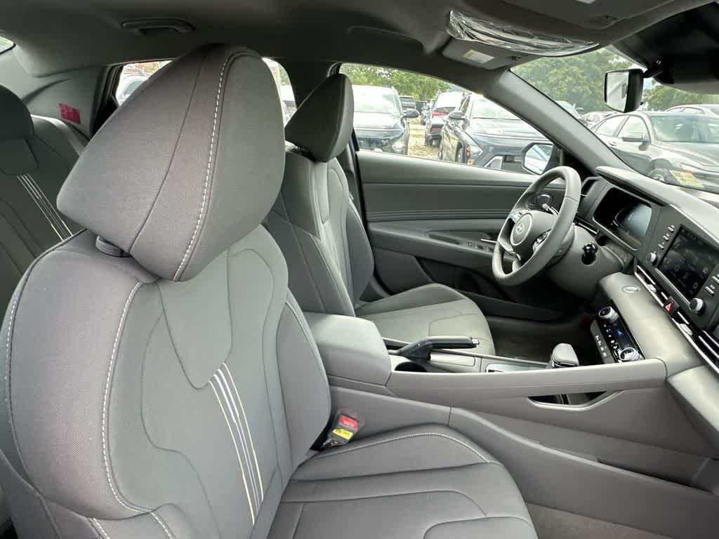 2026 Hyundai Elantra SEL Sport - Photo 11