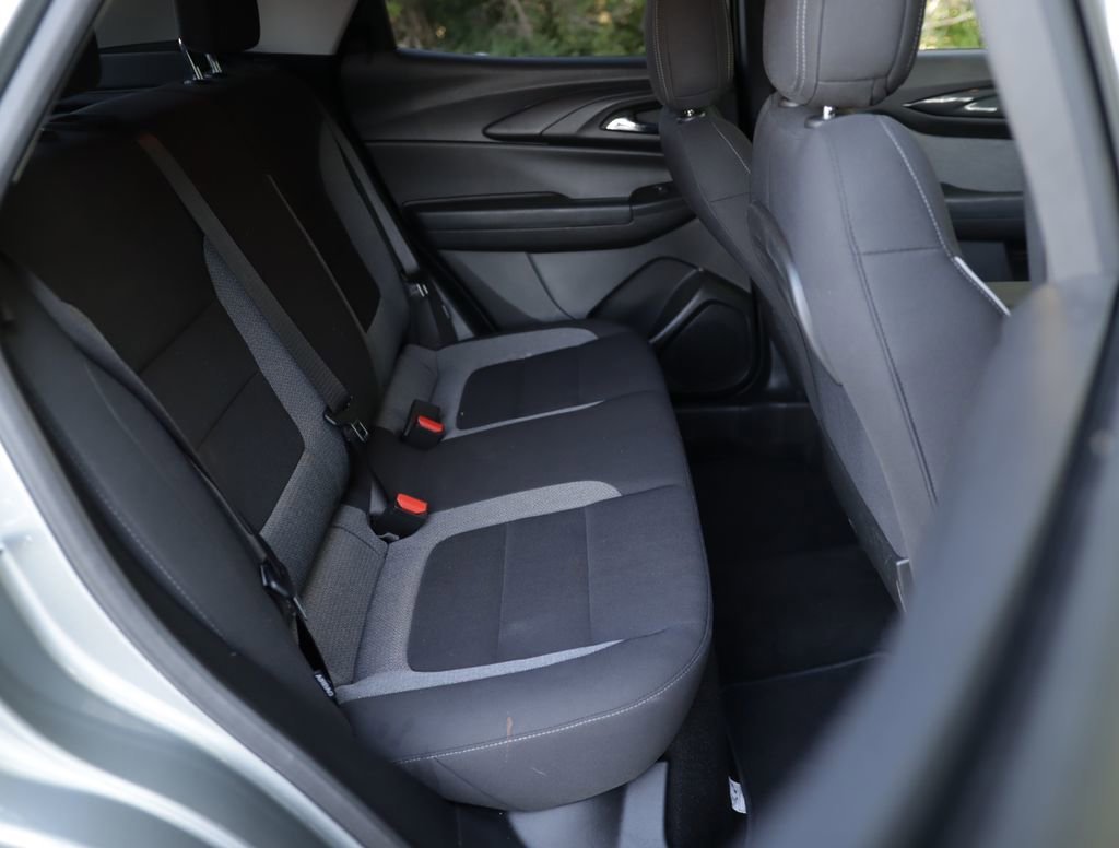 Used 2025 Sterling Gray Metallic Chevrolet LT image 25