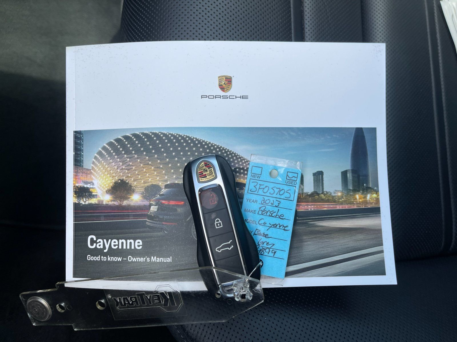 Used 2023  Porsche Base image 10